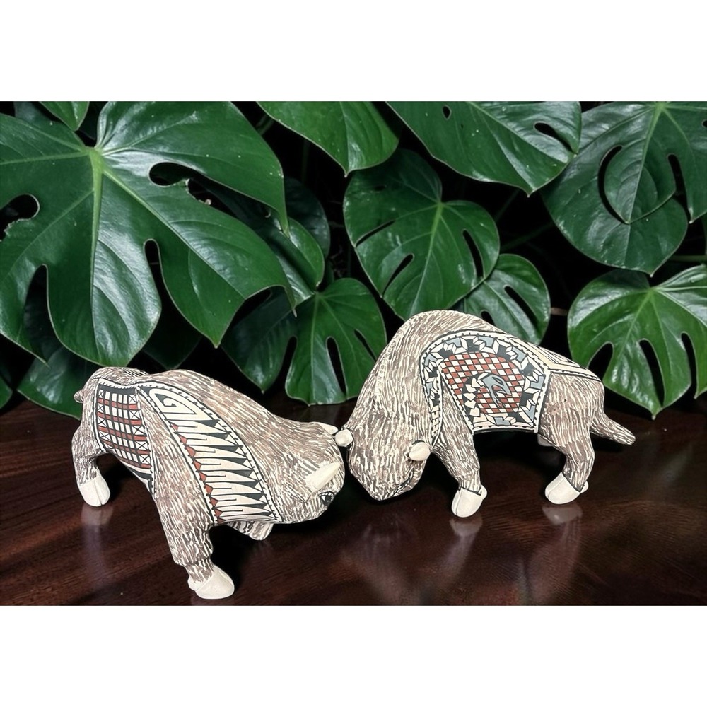 Mata Ortiz Pottery Fighting Buffalo Bison Effigy Effigies Tomas Quintana Mexico